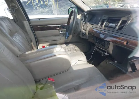 2010 Mercury Grand Marquis Ls (Fleet Only) z USA, uszkodzony, nr VIN 2MEBM7FV6AX622919